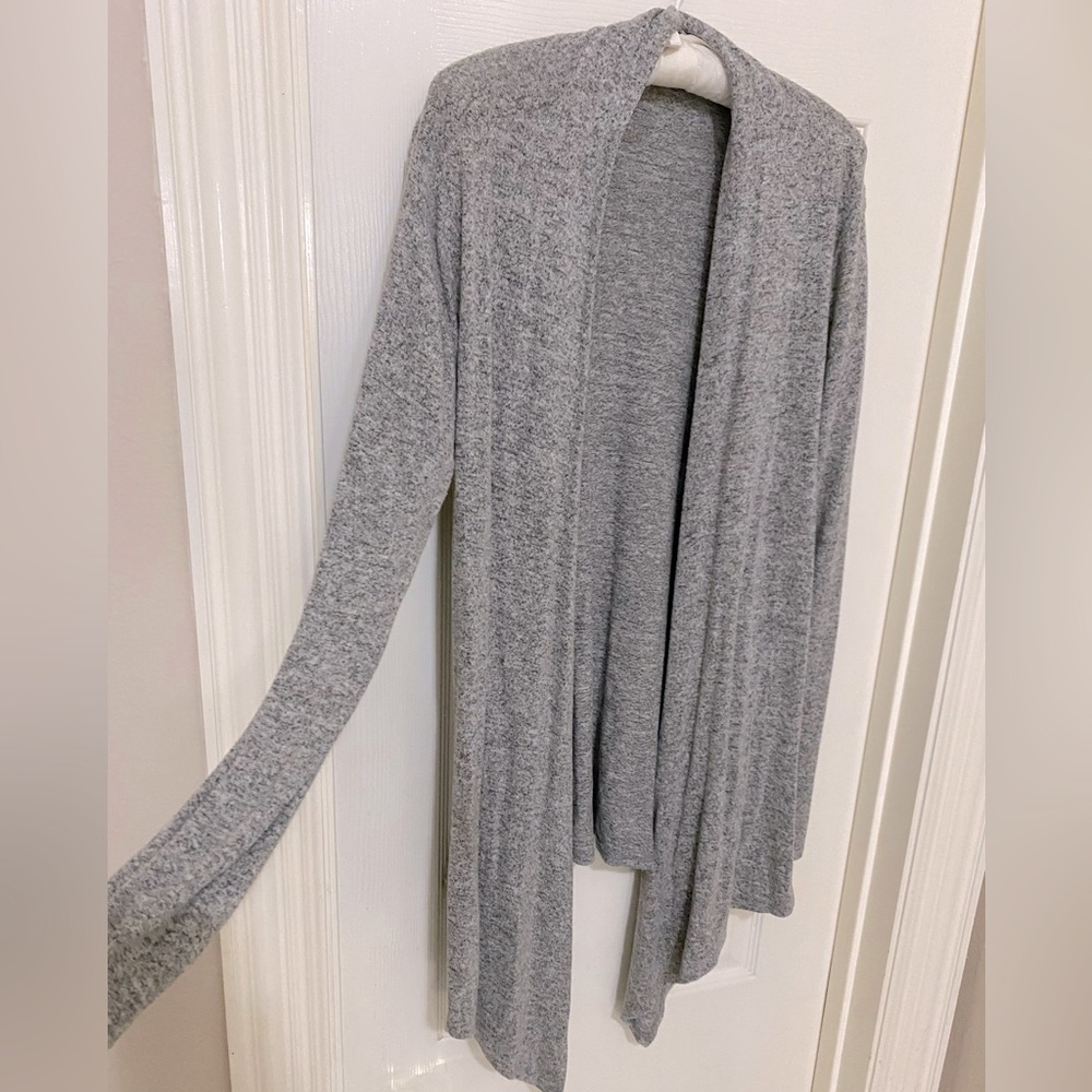 SOFT COZY, EXPRESS Hi/Low Detailed Sweater, Size Medium